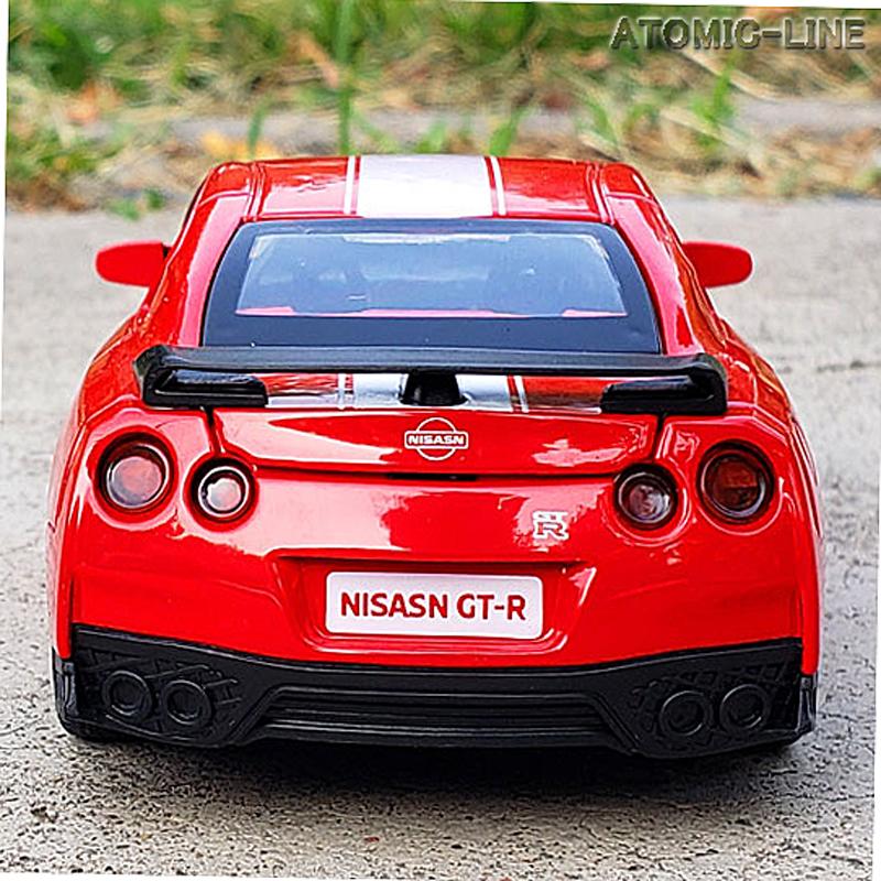 日産 NISSAN GTR R35 1/32 ミニカー 全4色 ライト点灯 エンジン