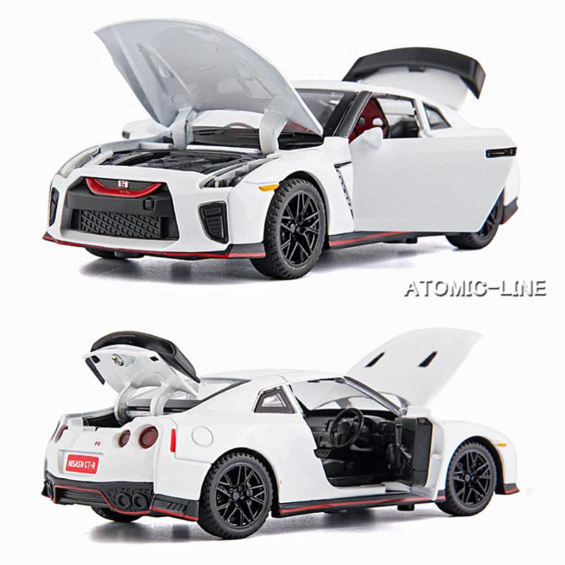 ミニカー 廃車 ジオラマ 日産 gtr GTR R35 NISSAN 日産 GTR R35 1/32 ミニカー 全4色 ライト点灯 エンジン