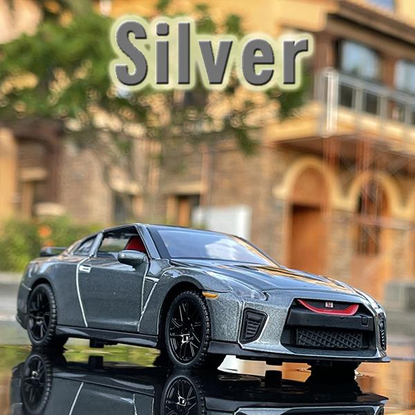 日産 NISSAN GTR R35 1/32 ミニカー 全4色 ライト点灯 エンジン