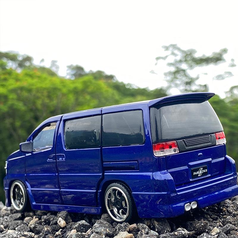 日産（NISSAN） ニッサン エルグランド 1/32 ミニカー 全3色 ライト