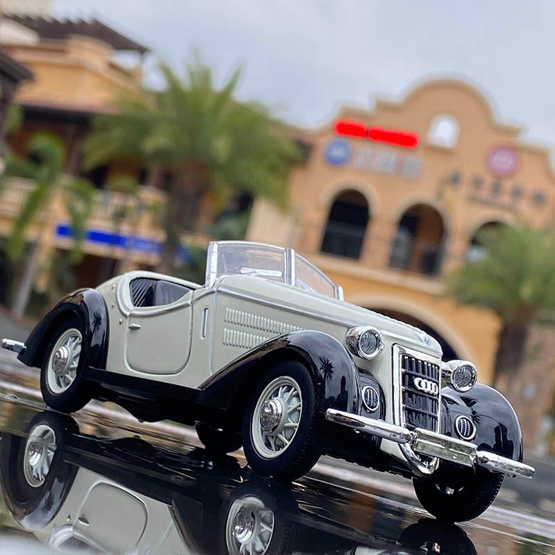 アウディ ワンダラー W25K ロードスター1/32 ミニカー 全3色