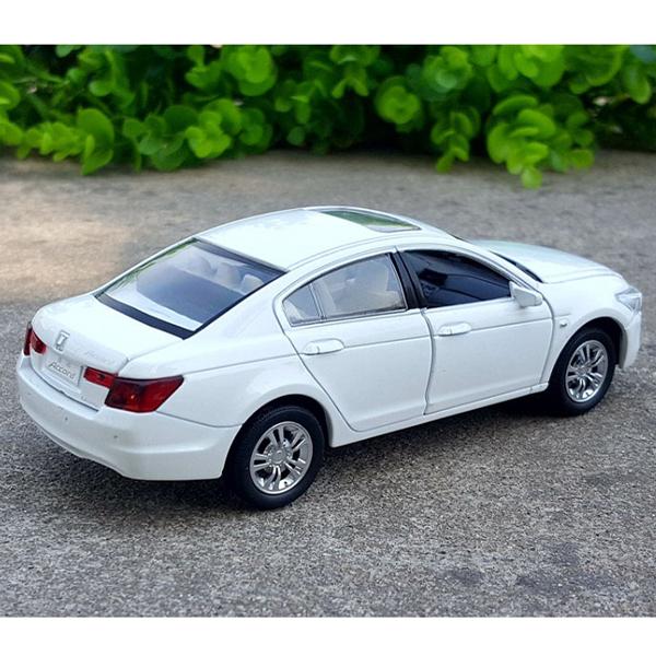 ホンダ HONDA アコード CR 1/32 ミニカー 全2色 ライト点灯