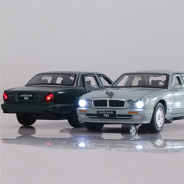 JAGUAR（ジャガー） XJ6 1/32 ミニカー 全3色 ライト点灯 エンジン