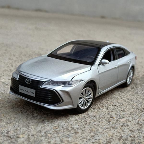 トヨタ（TOYOTA） アバロン 1/32 ミニカー 全3色 ライト点灯 エンジン