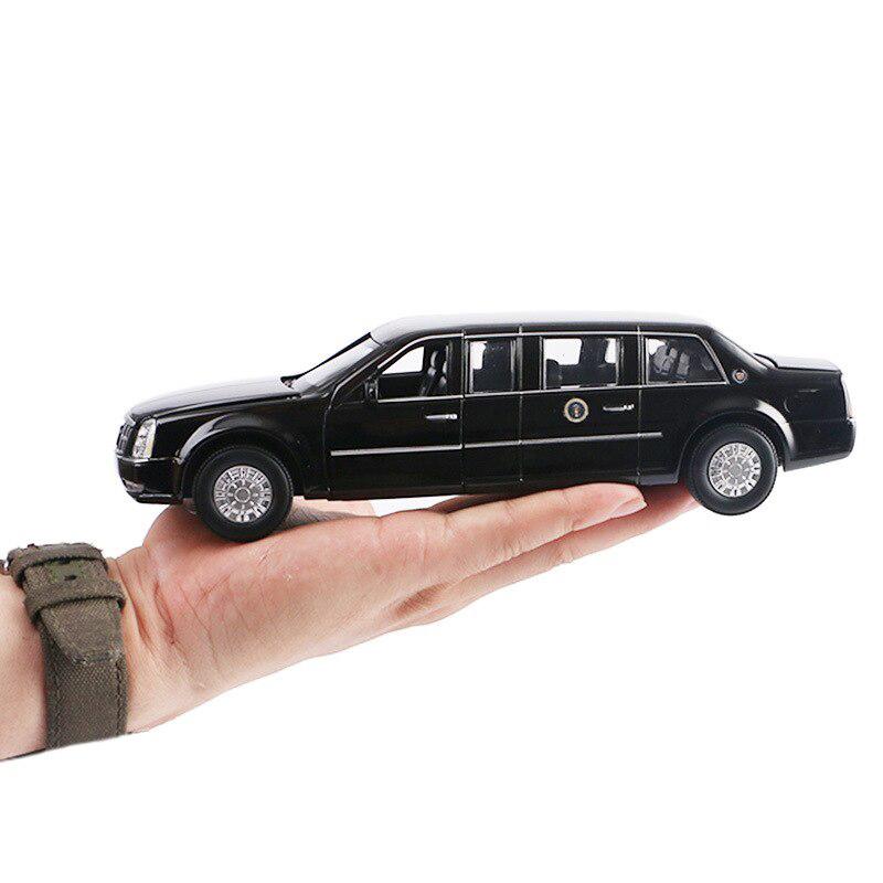 キャデラック ONE リムジン 1/32 ミニカー 全2色 ライト点灯