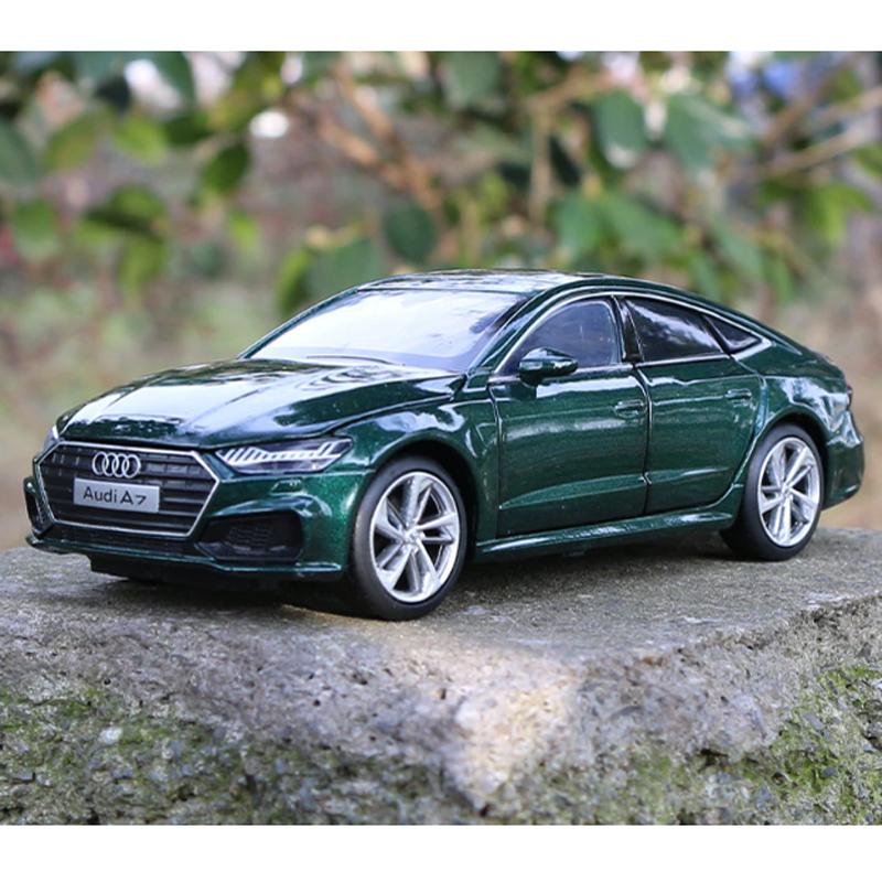 Audi 公式A7 ミニカー　非売品 AUDI アウディ A7 1/32 ミニカー 全3色 ライト点灯 エンジン