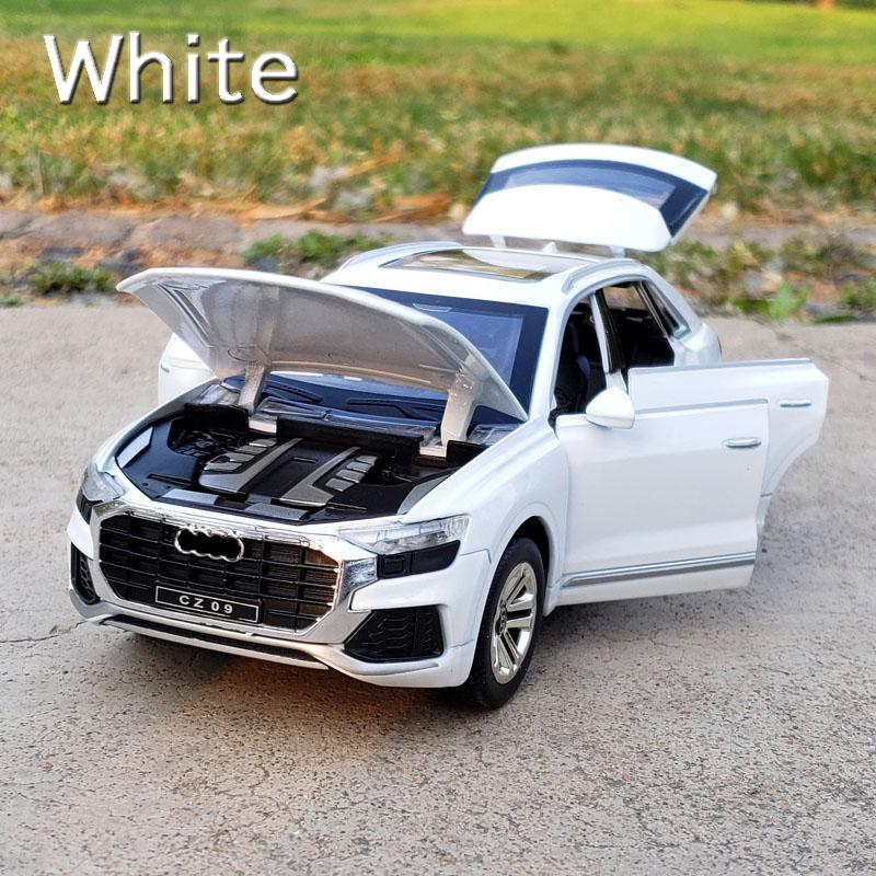 1/18 アウディ 合金ミニカー ライト音付 リモコンキー有 AUDi アウディ Q5 1/32 ミニカー 全3色 ライト点灯 エンジン