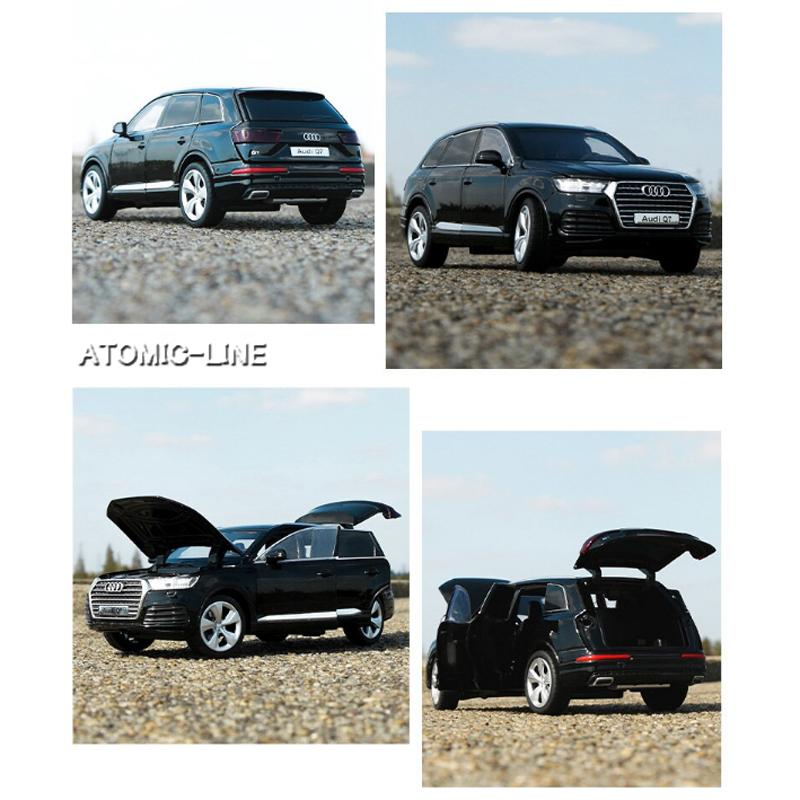 AUDI アウディ Q7 1/32 ミニカー 全3色 ライト点灯 エンジンサウンド
