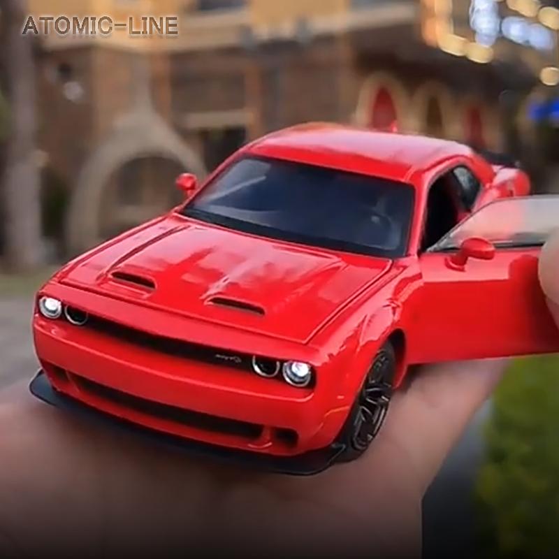 ダッジ チャレンジャー SRT 1/32 ミニカー 全3色 ライト点灯