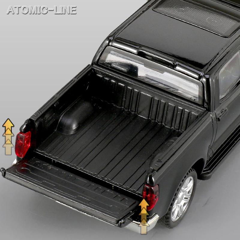 トヨタ TOYOTA タンドラ 1/32 ミニカー 全2色 ライト点灯 エンジン