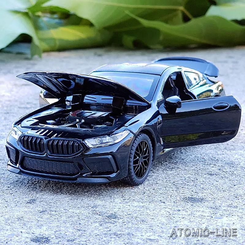 BMW M8 クーペ 1/32 ミニカー 全3色 ライト点灯 エンジン