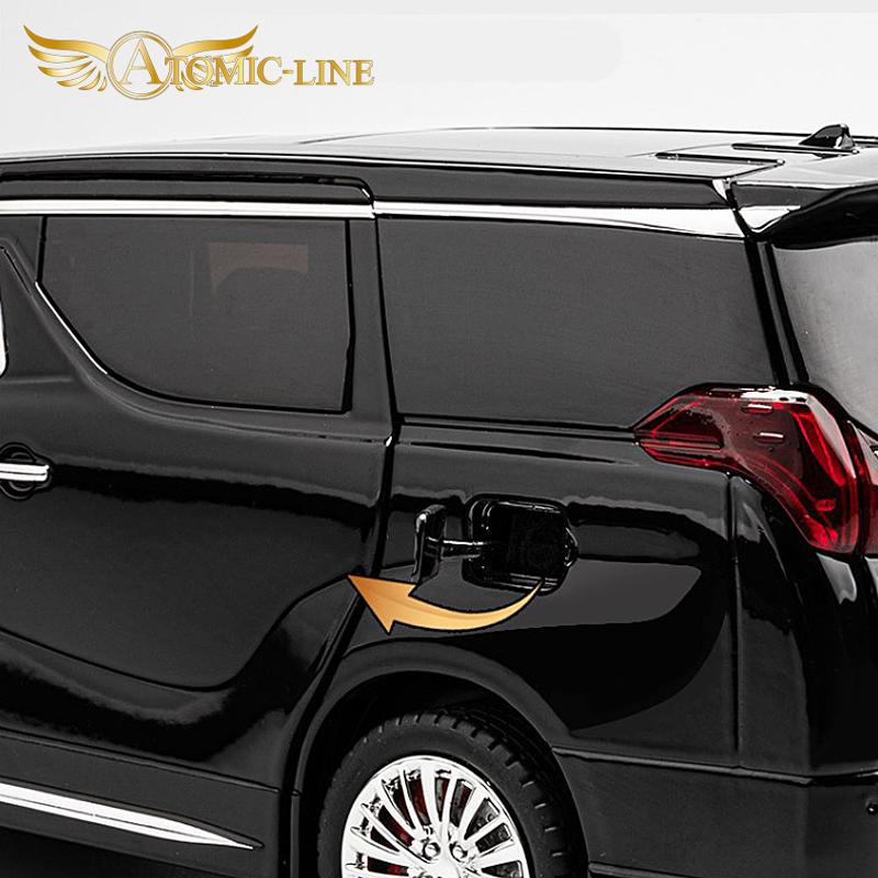 トヨタ（TOYOTA） アルファード 1/18 ミニカー 全2色 ライト点灯