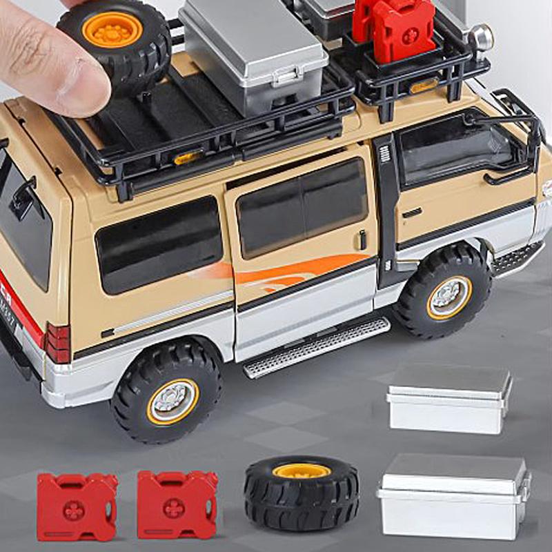 三菱（MITSUBISHI） DELICA デリカ 1/24 ミニカー 全2色 ライト点灯