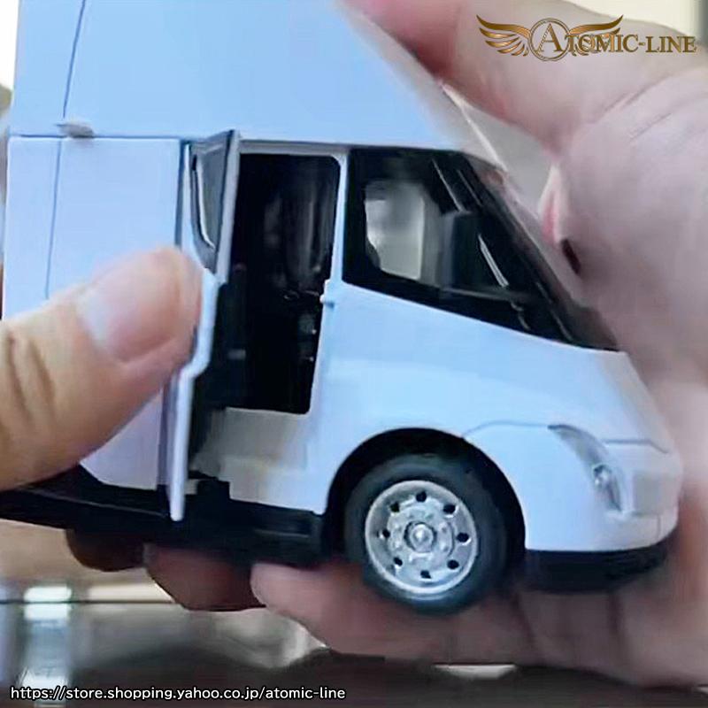 テスラ SEMI トレーラートラック 1/32 ミニカー 全2色 ライト点灯