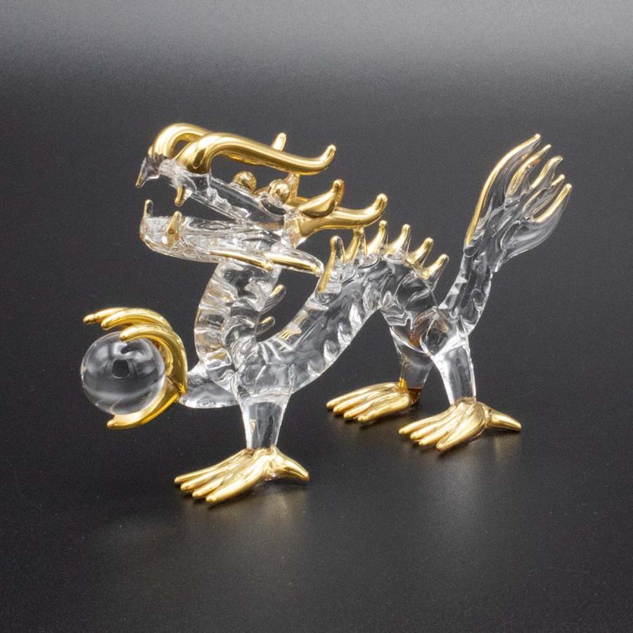 龍の置物 ガラス細工 水晶丸玉付き 風水 縁起物 金彩色 浄化 天然石