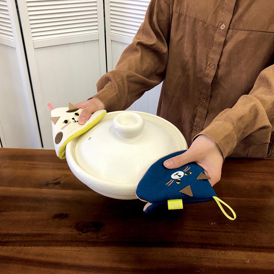 猫の三角鍋つかみ 動物 fika 全2種 ミトン グッズ 土鍋の蓋にすっぽり