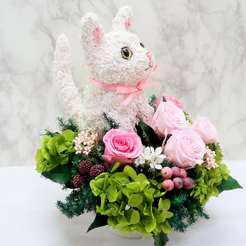 ちびねこページ　ピンク薔薇フラワーアレンジ プリザーブドフラワーアレンジ猫 白猫 Pretty 結婚祝い 誕生日 ギフト