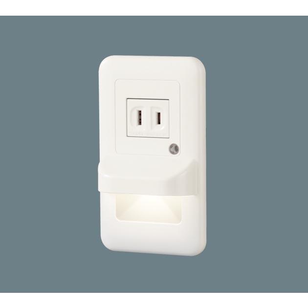 Panasonic 壁埋込型 電球色LED フットライト コンセント付 明る Panasonic 壁埋込型 電球色LED フットライト コンセント付 明る
