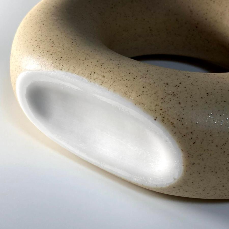 オフホワイト Or カフェモカ おしゃれなドーナツ型花瓶 北欧雑貨 一輪挿し インテリア ハンギング Atr 001 Atr本舗 通販 Yahoo ショッピング