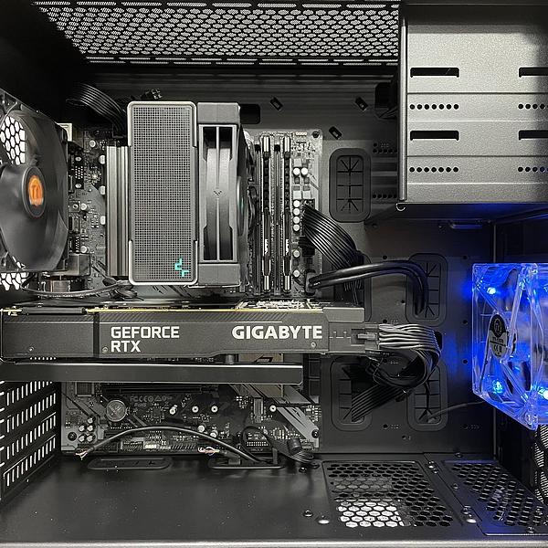 ゲーミングPC RTX 3090 Ryzen 7 5700X 32GB 新品SSD Windows11 中古