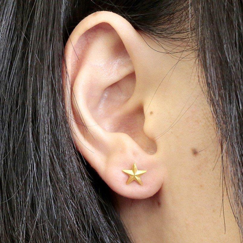 純金 24金 ピアス 片耳ピアス k24キャッチのいらないピアス スター 星 イエローゴールドk18 18k 18金 キャッチナッシャー 送料無料 セール 爆買