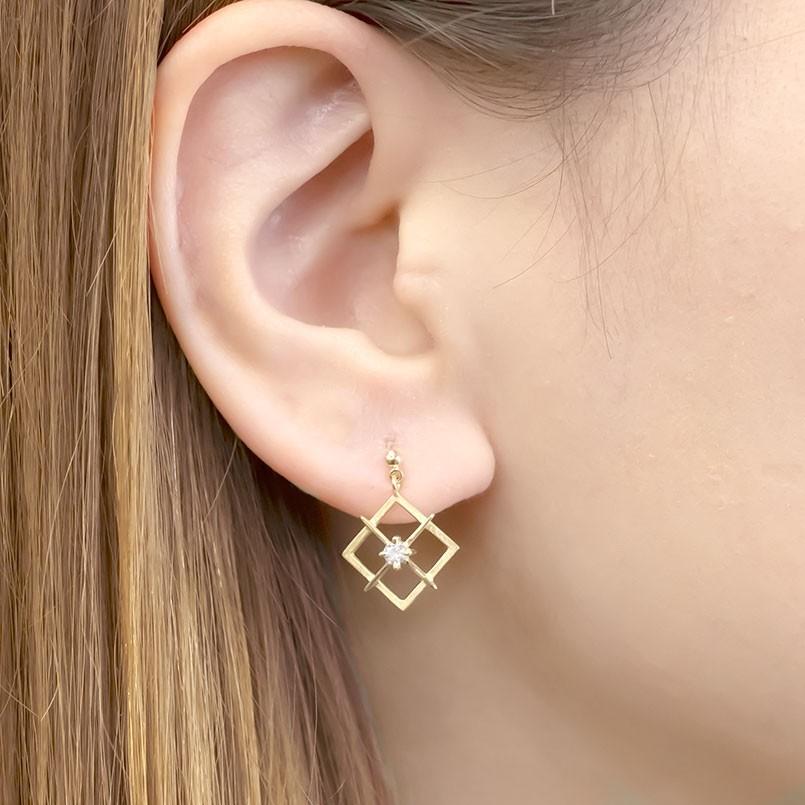 18金 ピアス 片耳 ゆれる ダイヤモンド 一粒 スタッドピアス ゴールド イエローゴールドk18 18k 女性 透かし つや消し 華奢 送料無料 セール saleの画像