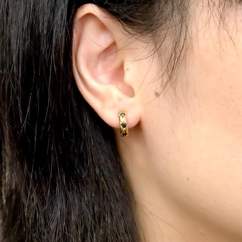 ゴールド フープピアス メンズ ブラックダイヤモンド 10k イエローゴールドk10 リング ステンレスバネ入り ピアス ペア 男性 人気 送料無料 セール saleの画像