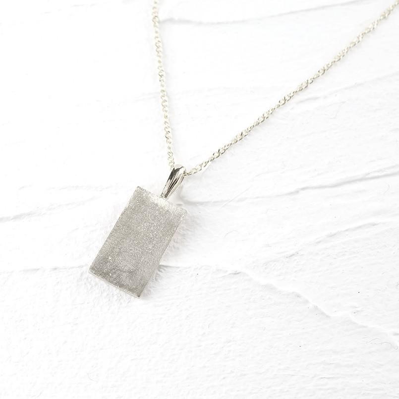 プラチナ ネックレス トップ エポキシ樹脂 花札 和 ペンダント pt900 グリームカットチェーン 芒に月 8月 満月 女性 シンプル 人気 送料無料 セール SALE エポキシ樹脂 ネックレス 花札 ペンダント pt900 芒に月 8月 満月 人気 レディース