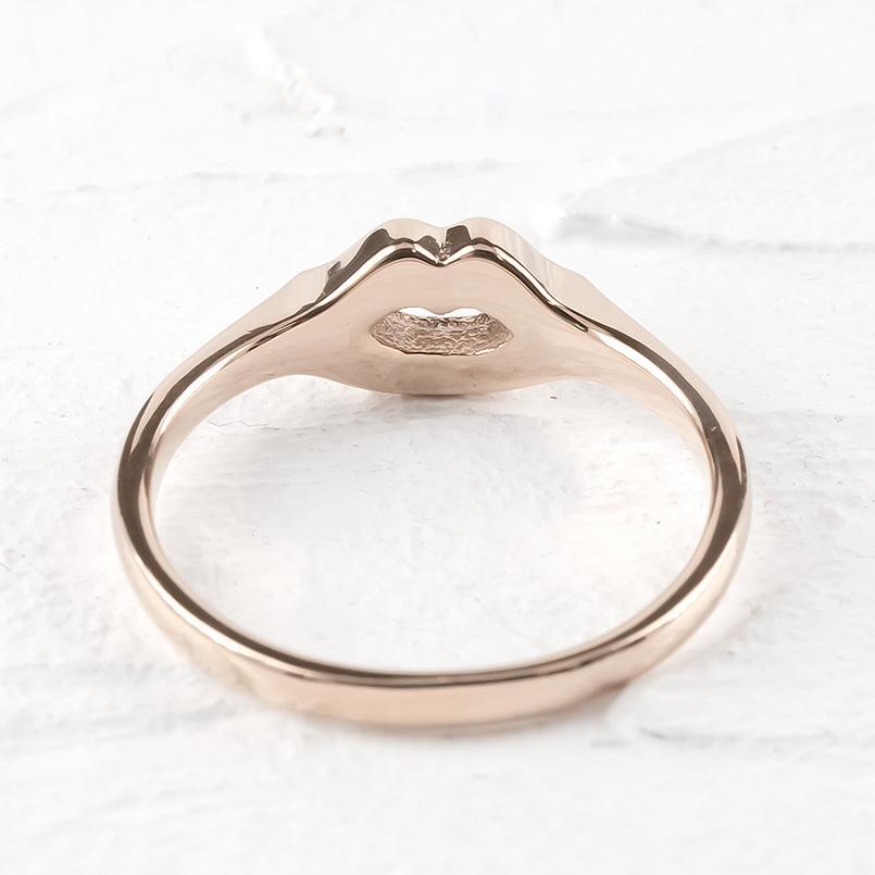 18金 リング 指輪 リップ 印台 ゴールド 18k ピンクゴールドk18 婚約指輪 安い ピンキーリング シンプル 唇 キスマーク 女性 送料無料 セール saleの画像