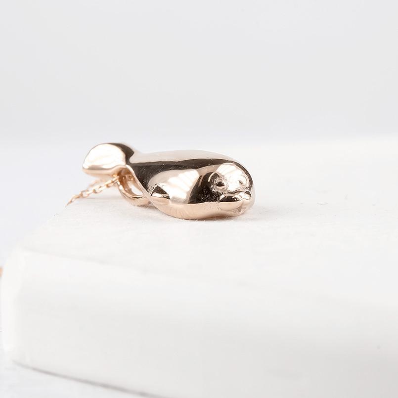 18金 ネックレス トップ アザラシ ペンダント ゴールド 18k ピンクゴールドk18 ティアドロップ 女性 シンプル 雫 つゆ型 涙型 送料無料 セール saleの画像
