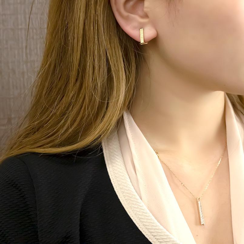18金 イヤリング ダイヤモンド レディース ゴールド イエローゴールドk18 18k バー 女性 人気 LGBTQ 男女兼用 あすつく 送料無料 セール saleの画像