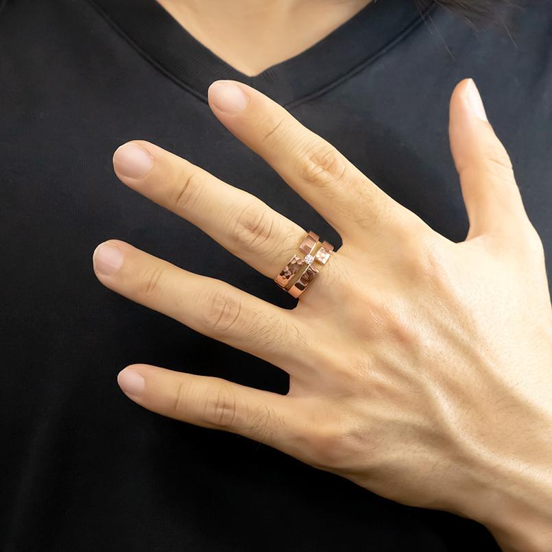 ゴールド リング ダイヤモンド クロス メンズ 指輪 10金 ピンクゴールドk10 10k ピンキーリング リング 幅広 槌目 槌打ち ロック仕上げ 透かし 十字架 送料無料の画像