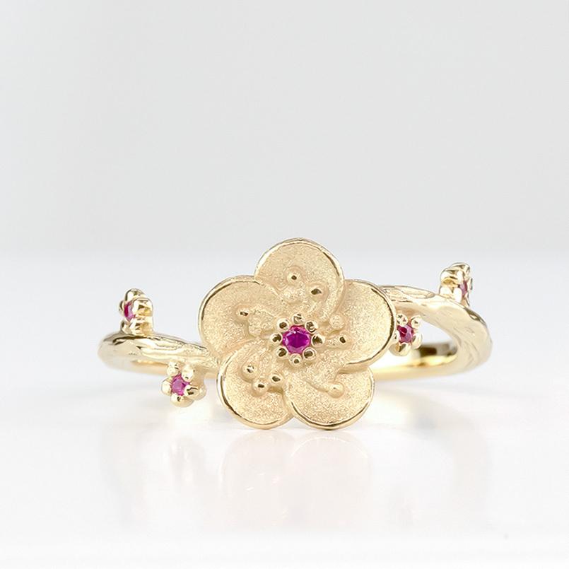 婚約指輪 安い 18金 リング 梅の花 ルビー レディース 指輪 ゴールド イエローゴールドk18 18k ピンキーリング 梅 ウメ 花 女性 送料無料 セール saleの画像