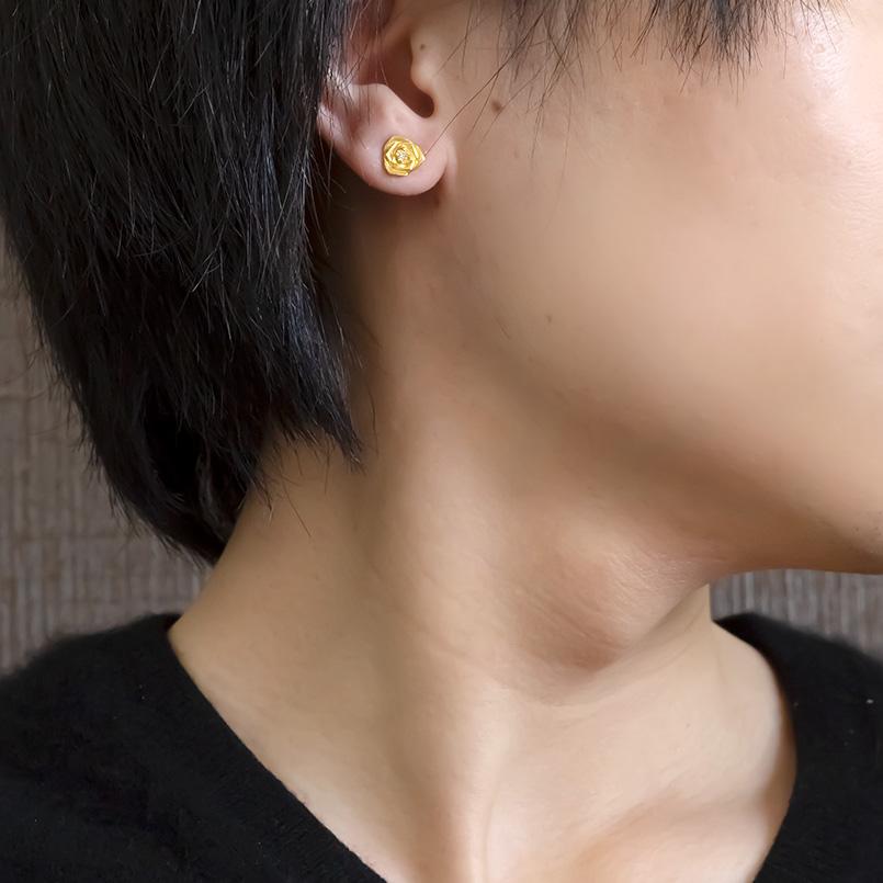 24金 ピアス 純金 バラ イエローダイヤモンド 片耳 装着簡単 キャッチのいらないピアス キャッチナッシャー ばら 薔薇 ゴールド 18k 男女兼用 送料無料 セールの画像