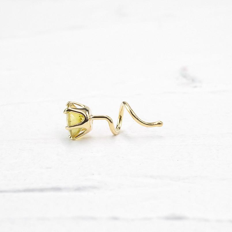 18金 片耳 ピアス スフェーン キャッチのいらないピアス ゴールド イエローゴールドk18 18k キャッチナッシャー 7月誕生石 あすつく 送料無料 セール saleの画像