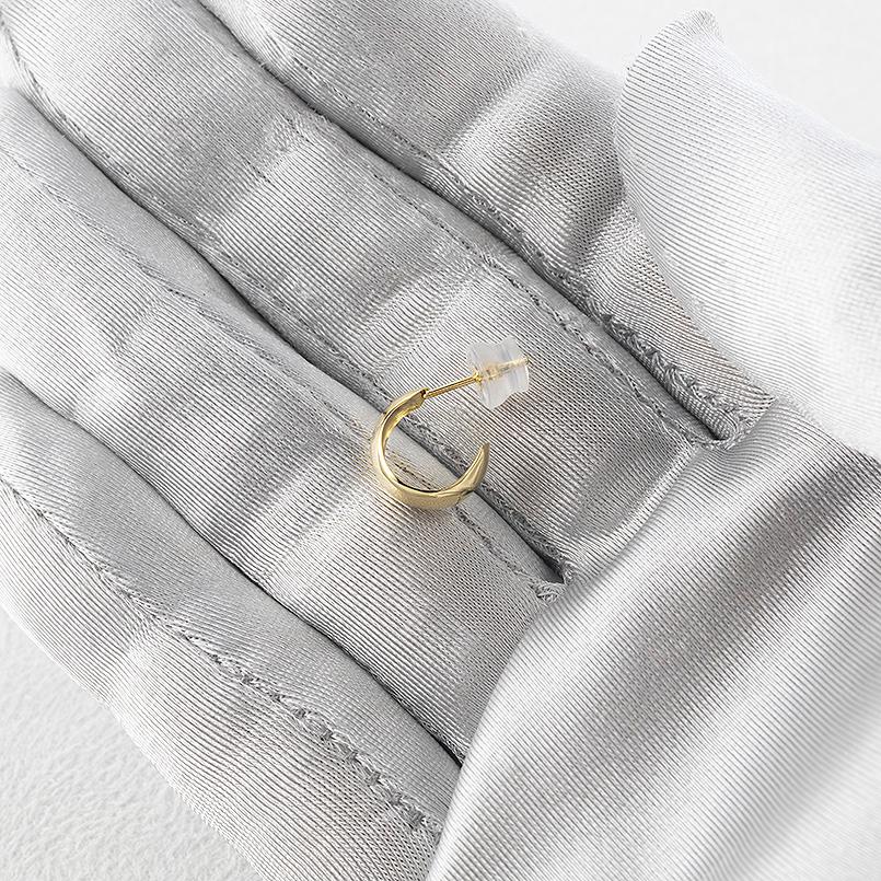 18金 ピアス 小さい 18k 片耳 フープ 甲丸 幅広 ゴールド 小さめ 小ぶり 普段使い イエローゴールドk18 シンプル 男女兼用 あすつく 送料無料 セール saleの画像