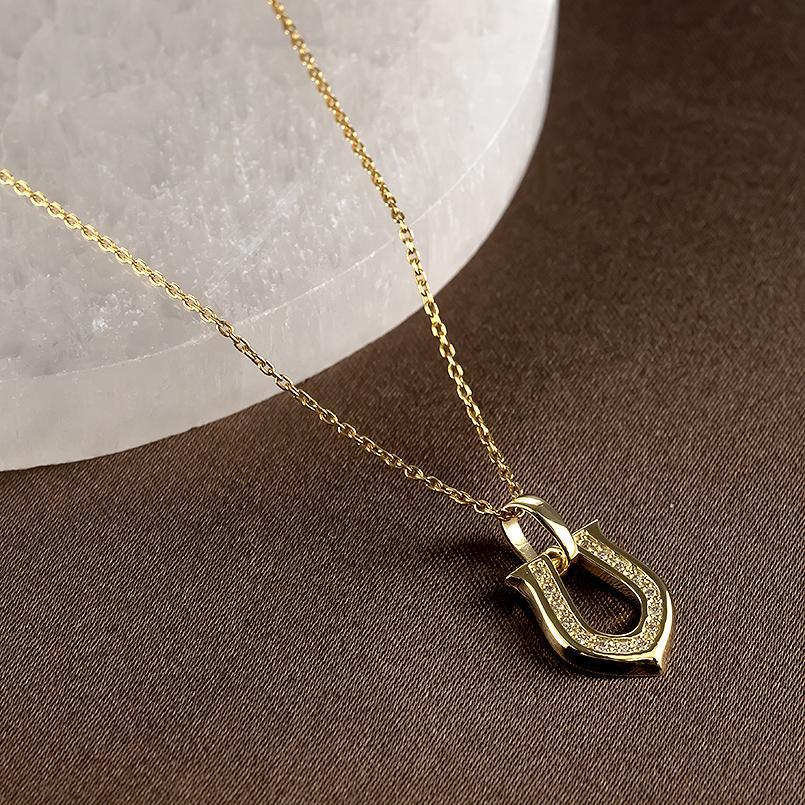 18金 ネックレス トップ ダイヤモンド 馬蹄 チェーン ゴールド 18k ペンダントトップ ホースシュー 蹄鉄 シンプル 男女兼用の画像