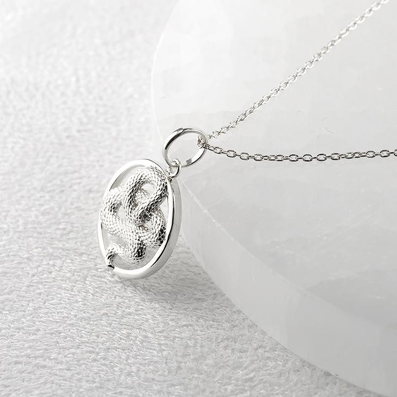 プラチナ ネックレス 蛇 ダイヤモンド 0.01ct レディース ペンダントトップ 大振り お守り pt900 へび ヘビ スネーク 巳年 人気の画像