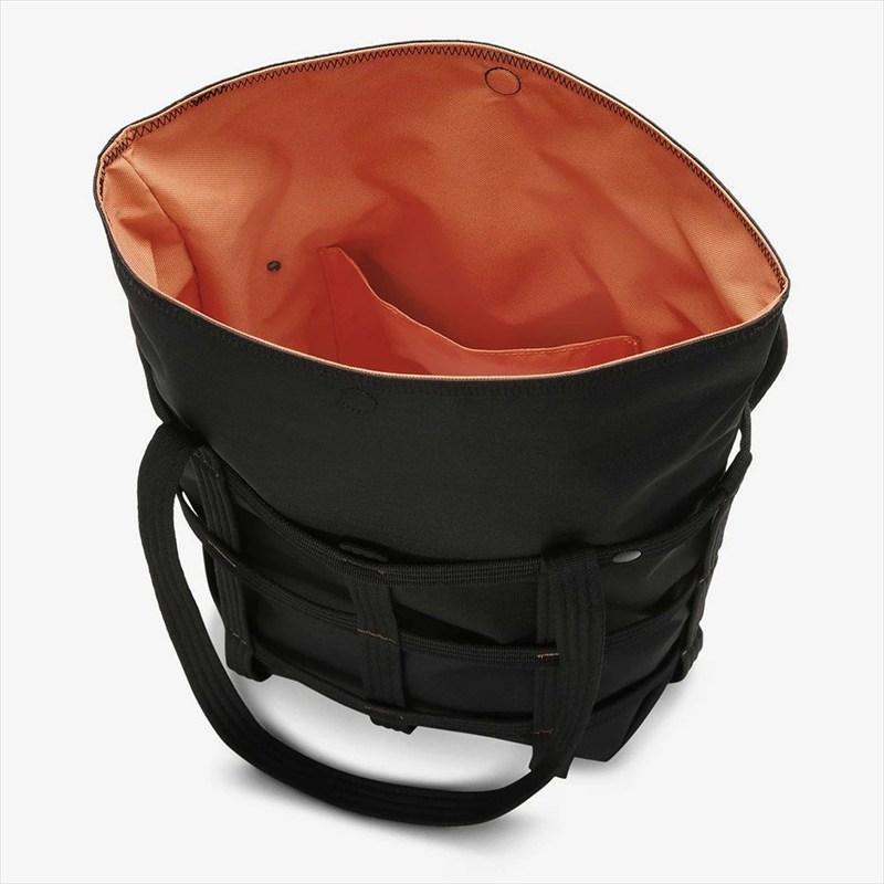 NIKE [NIKE]ナイキ NSWカーゴトート (HF5303)(010) ブラック