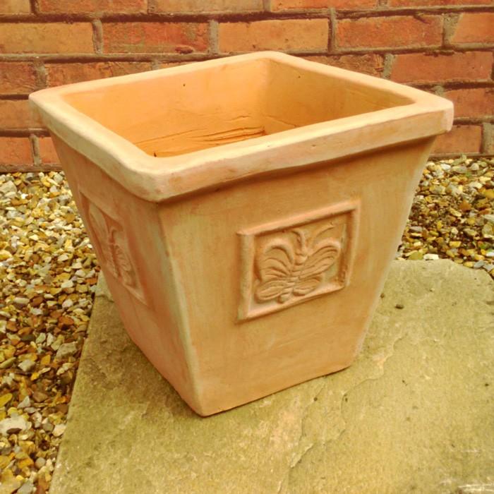 植木鉢 パピヨンポット 24cm Nc1357 チョウが可愛い植木鉢 ヨーロピアンなテラコッタ おしゃれ 陶器鉢 ベトナム鉢 素焼き鉢 園芸 ガーデニング 四角 Nc1357 24 ガーデン屋 Yahoo 店 通販 Yahoo ショッピング