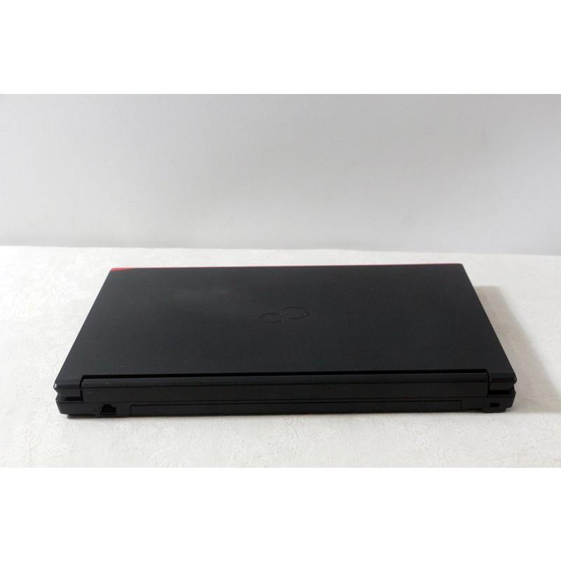 富士通（FUJITSU） ノートパソコン FUTRO A5511M Celeron 6305 1.8GHz