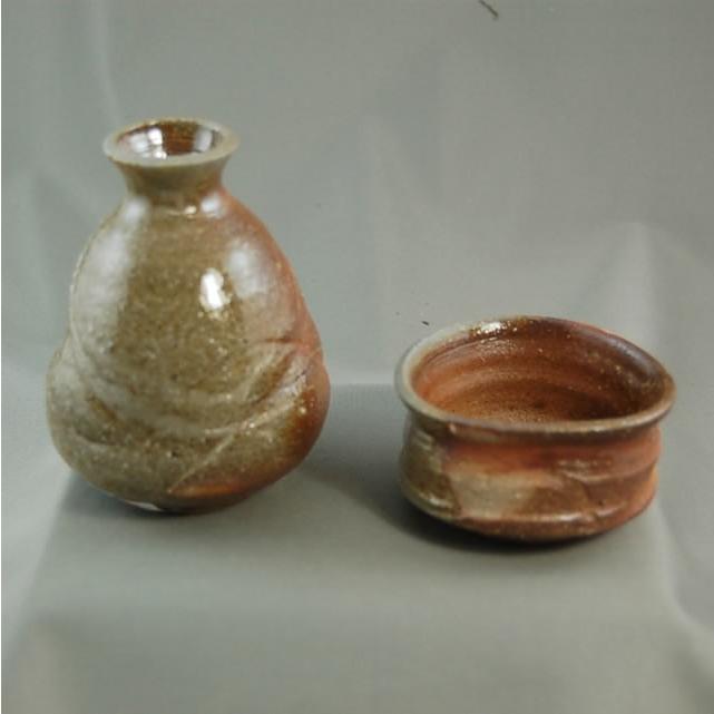 agu-44 焼締 徳利＋三角ぐいのみ 文部大臣奨励賞受賞作家 荒川明