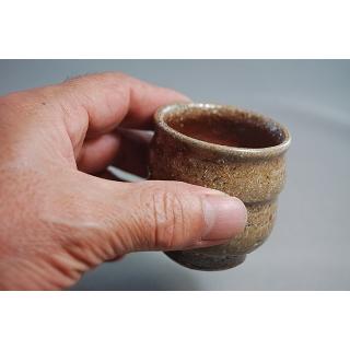 egu-40 焼締長ぐいのみ おちょこ 文部大臣奨励賞受賞作家 荒川明作 木箱付きの画像