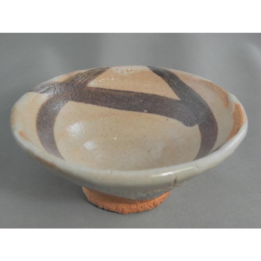 fgu-26 志野　平 ぐいのみ おちょこ 文部大臣奨励賞受賞作家　荒川明作 木箱付き