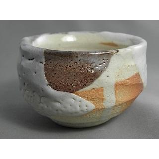 ggu-14 志野 ぐいのみ 文部大臣奨励賞受賞作家 荒川明作 木箱付きの画像