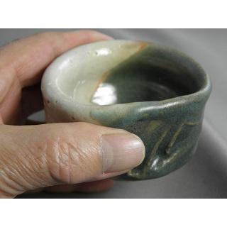 ggu-22  織部 ぐいのみ おちょこ 文部大臣奨励賞受賞作家 荒川明作 木箱付きの画像