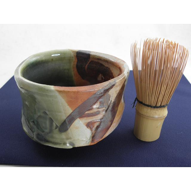 nch-4 鳴海織部 抹茶茶碗  文部大臣奨励賞受賞作家 荒川明作 木箱付きの画像