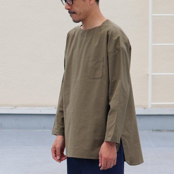 オーディエンス Audience ボートネックプルオーバーポケ付き9分袖シャツ コットンクロス地 日本製 メンズ |  | 03