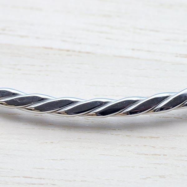 【新品】ウノアエレK18WGバングル UNOAERRE（ウノアエレ） バングル K18WG ブレスレット 13.4g