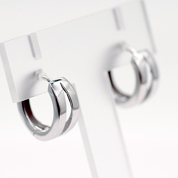 UNOAERRE（ウノアエレ） UNOAERRE K18WGホワイトゴールド フープピアス